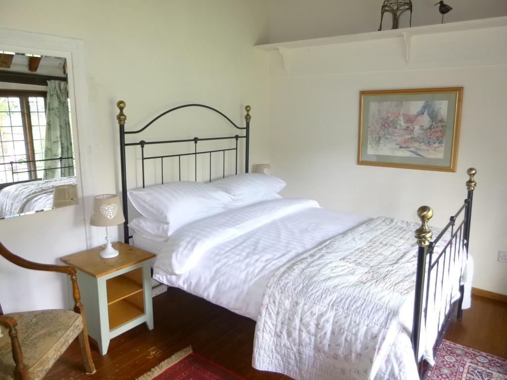 Church Hall Farm Bed And Breakfast Broxted Quarto foto